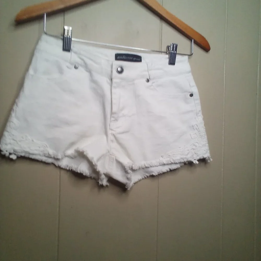 Ambiance Apparel Denim Shorts S Embroidered Raw Hem White